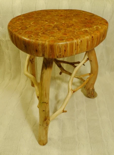 Originální dřevěná stolička